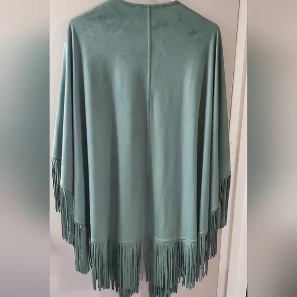 White House Black Market Everygreen Faux Suede Fringed Shawl. One Size - Picture 3 of 4